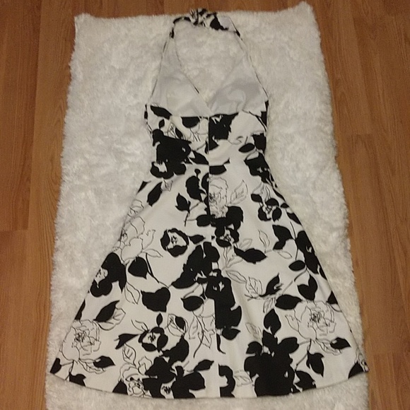 White House Black Market Floral Dress 2 - Picture 4 of 8